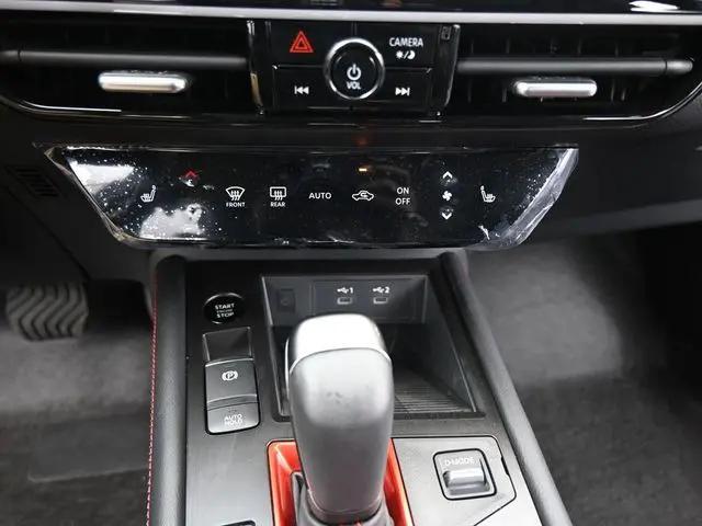 2025 Nissan Kicks SR FWD