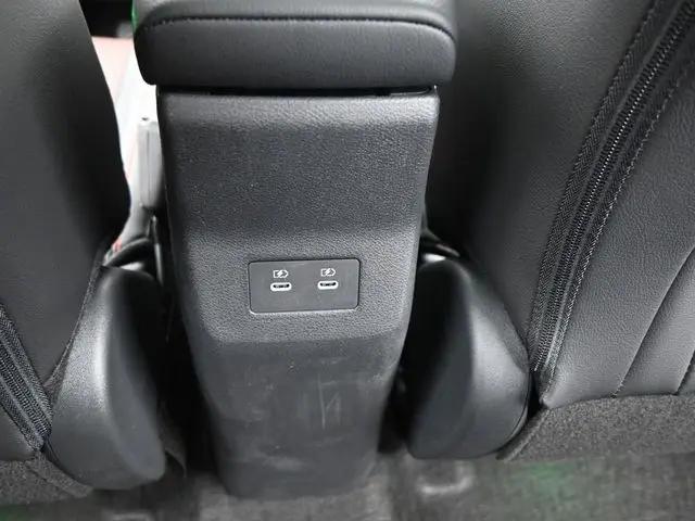 2025 Nissan Kicks SR FWD