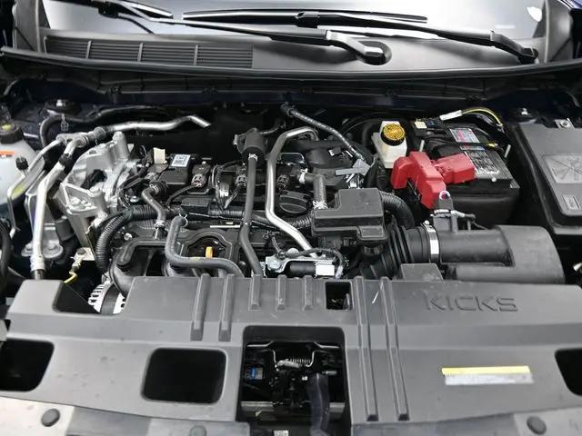2025 Nissan Kicks SR FWD