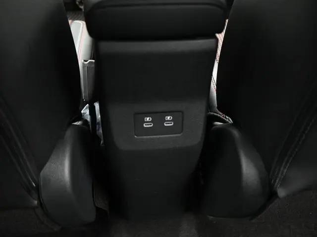 2025 Nissan Kicks SR FWD