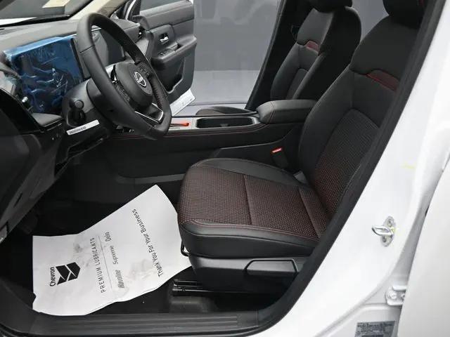 2025 Nissan Kicks SR FWD