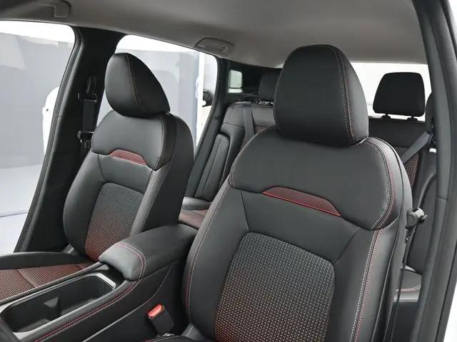 2025 Nissan Kicks SR FWD