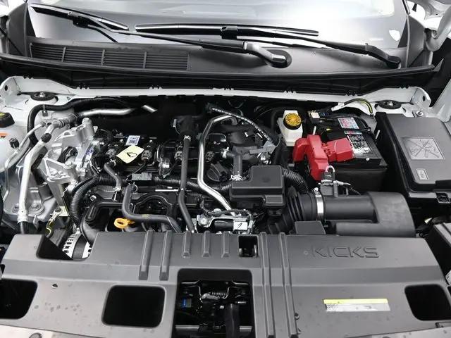 2025 Nissan Kicks SR FWD