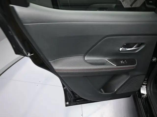 2025 Nissan Kicks SR FWD