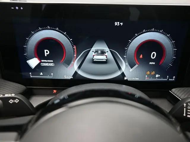 2025 Nissan Kicks SR FWD