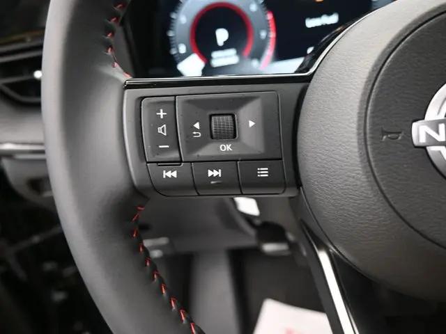 2025 Nissan Kicks SR FWD
