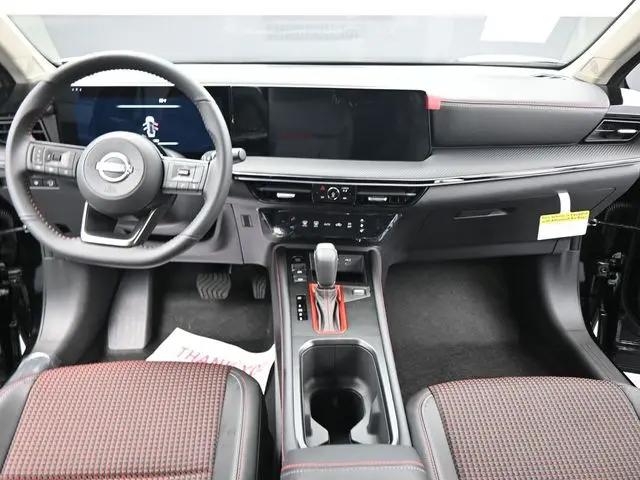 2025 Nissan Kicks SR FWD