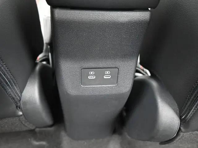 2025 Nissan Kicks SR FWD