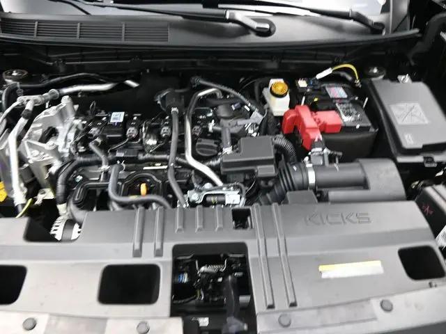 2025 Nissan Kicks SR FWD