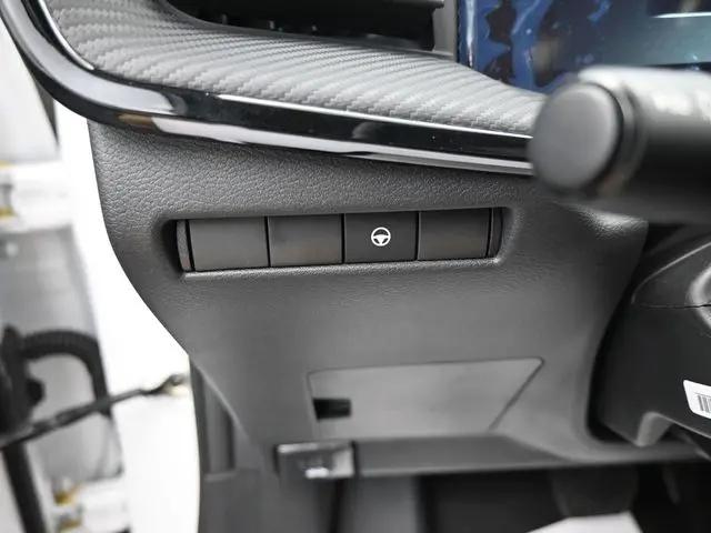2025 Nissan Kicks SR Intelligent AWD