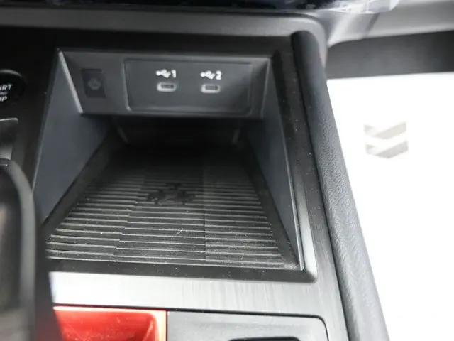2025 Nissan Kicks SR Intelligent AWD