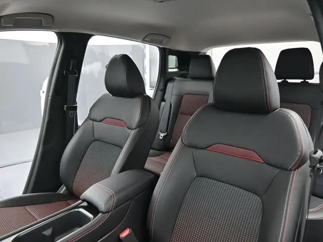 2025 Nissan Kicks SR Intelligent AWD