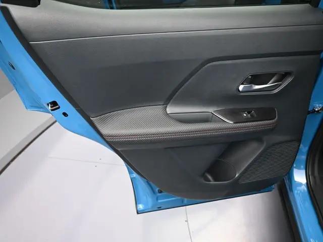 2025 Nissan Kicks SR FWD