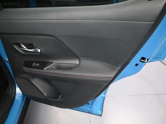 2025 Nissan Kicks SR FWD