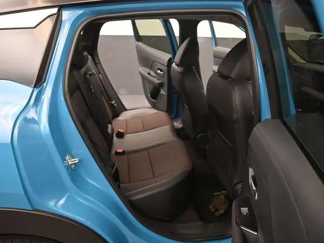 2025 Nissan Kicks SR FWD