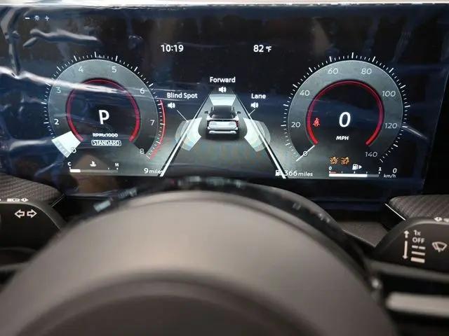 2025 Nissan Kicks SR FWD