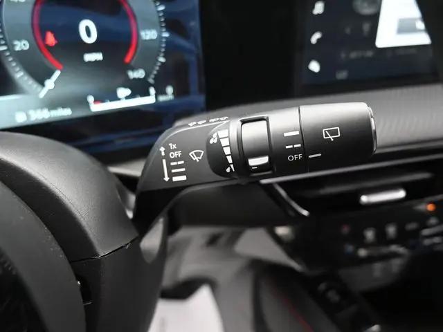 2025 Nissan Kicks SR FWD
