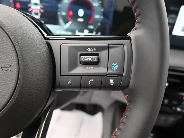 2025 Nissan Kicks SR FWD