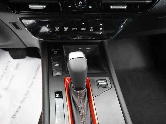 2025 Nissan Kicks SR FWD
