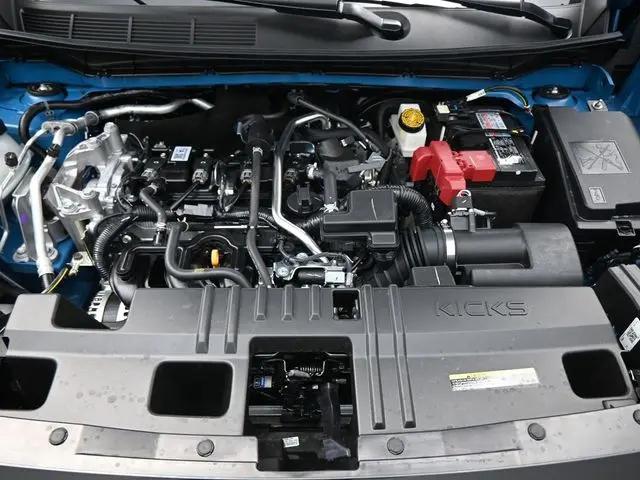 2025 Nissan Kicks SR FWD