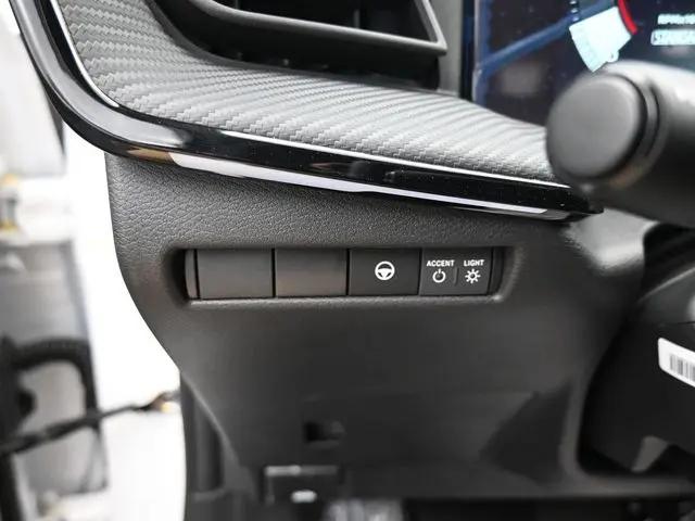 2025 Nissan Kicks SR Intelligent AWD
