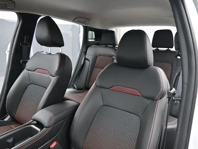 2025 Nissan Kicks SR Intelligent AWD
