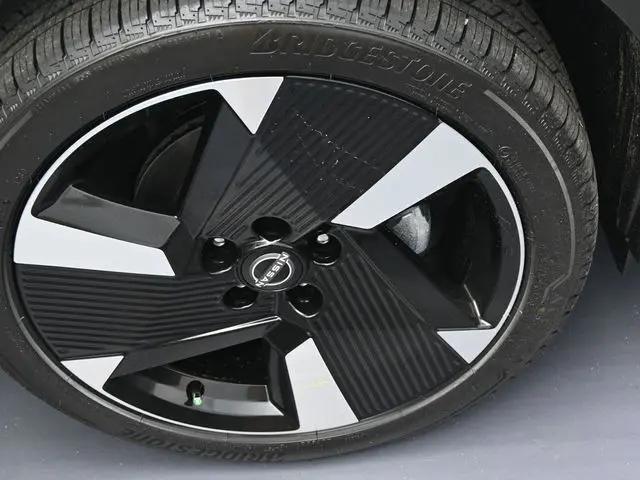 2025 Nissan Kicks SR Intelligent AWD