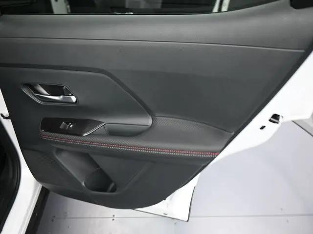 2025 Nissan Kicks SR FWD