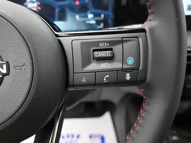 2025 Nissan Kicks SR FWD
