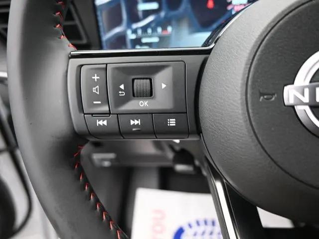 2025 Nissan Kicks SR FWD