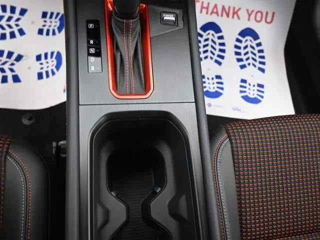 2025 Nissan Kicks SR FWD