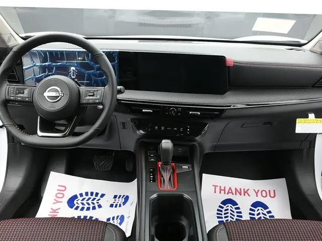 2025 Nissan Kicks SR FWD