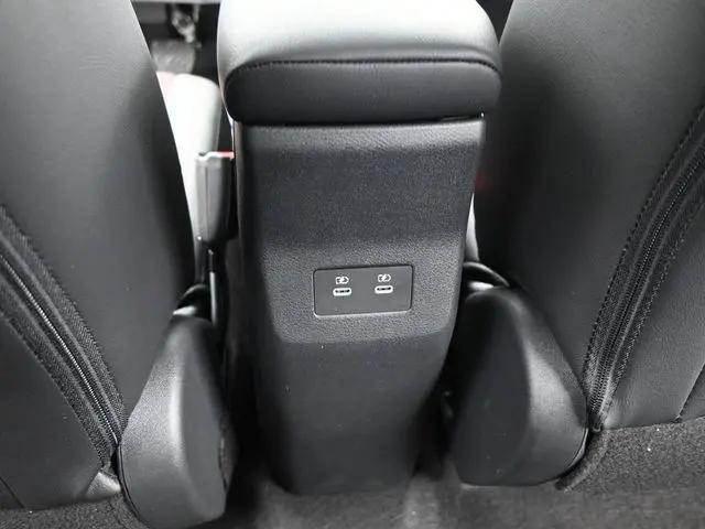 2025 Nissan Kicks SR FWD