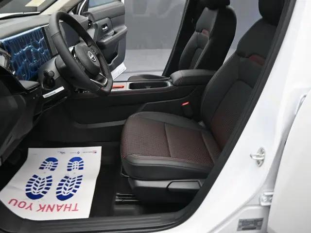 2025 Nissan Kicks SR FWD