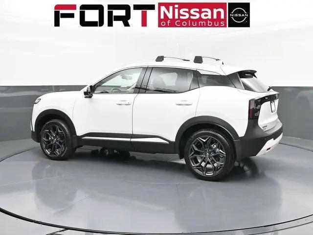 2025 Nissan Kicks SR FWD
