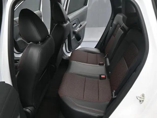 2025 Nissan Kicks SR FWD