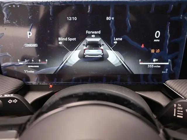2025 Nissan Kicks SR FWD
