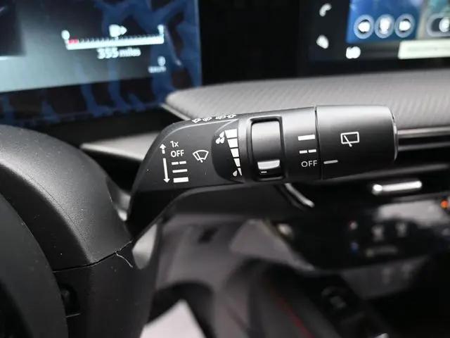 2025 Nissan Kicks SR FWD