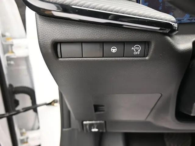 2025 Nissan Kicks SR FWD