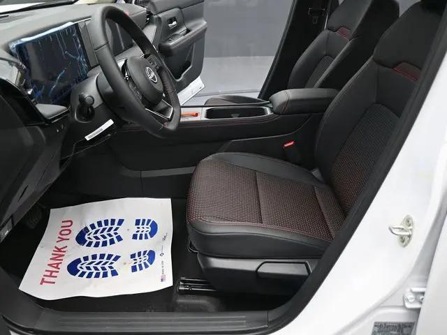 2025 Nissan Kicks SR FWD