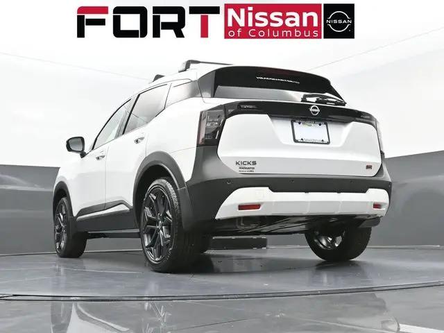 2025 Nissan Kicks SR FWD