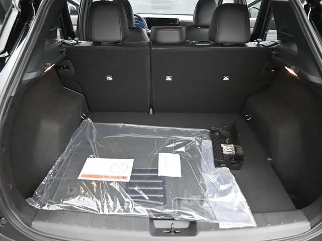 2025 Nissan Kicks SR FWD