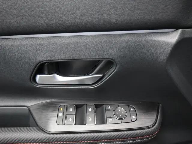 2025 Nissan Kicks SR FWD