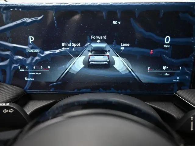 2025 Nissan Kicks SR FWD