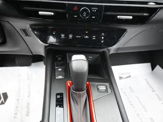 2025 Nissan Kicks SR FWD