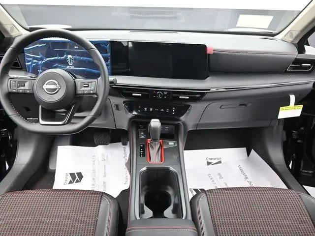 2025 Nissan Kicks SR FWD