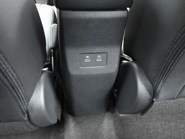 2025 Nissan Kicks SR FWD