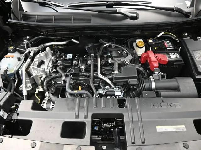 2025 Nissan Kicks SR FWD