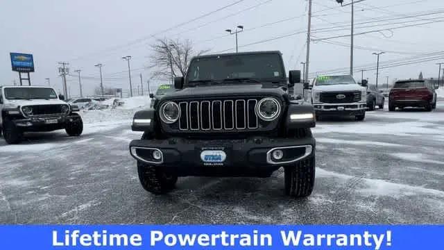 2026 Jeep Wrangler 4-Door Sahara 4x4