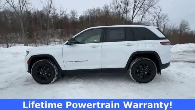 2026 Jeep Grand Cherokee Altitude 4x4